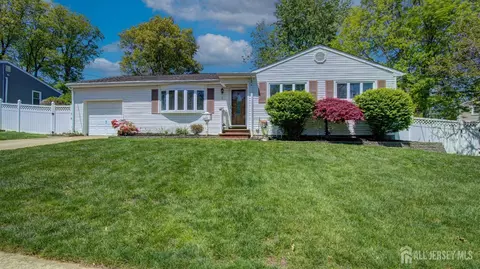 2 Birchwood Rd, Jamesburg, NJ 08831