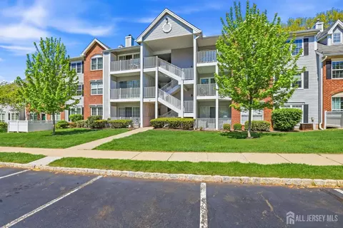 808 Breckenridge Dr, Branchburg, NJ 08876