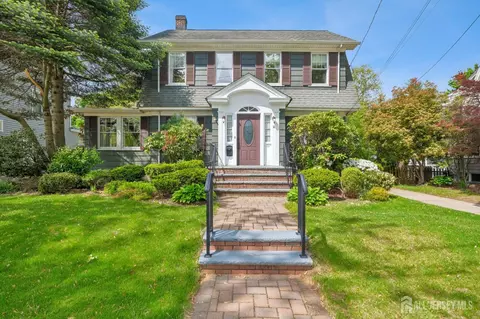 21 Bounty St, Metuchen, NJ 08840
