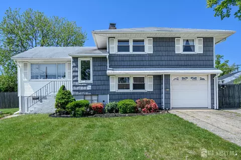 127 Hagaman St, Carteret, NJ 07008