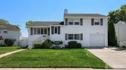 47 Miliken Rd, Colonia, NJ 07067