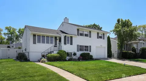 47 Miliken Rd, Colonia, NJ 07067