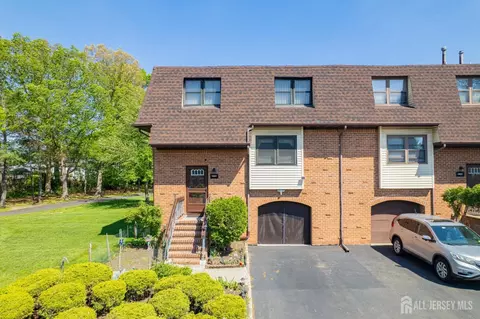 1401 N Oaks Blvd, North Brunswick, NJ 08902