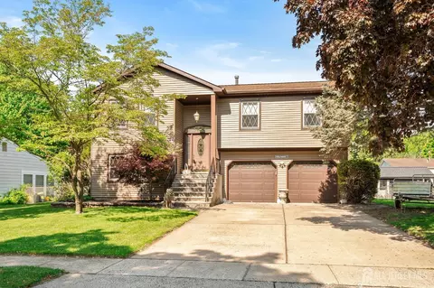 8 Heritage Way, Lawrence, NJ 08648