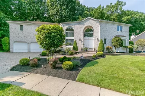 15 Gallo Way, Edison, NJ 08820