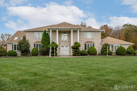 4 Drinking Brook Rd, South Brunswick, NJ 08852