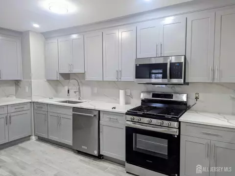 259 Retta Ct, Piscataway, NJ 08854