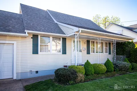 226 S 5th Ave, Manville, NJ 08835