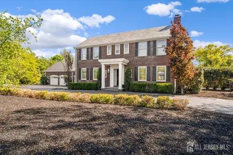 48 Hillcrest Dr, Piscataway, NJ 08854
