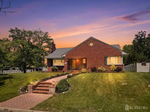 21 Sherwood Ave, East Brunswick, NJ 08816