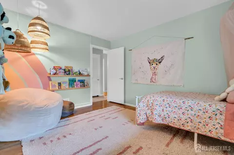 Bedroom - 52 Eileen Way, Edison, NJ 08837 photo 6 of 10