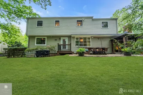 Exterior - 52 Eileen Way, Edison, NJ 08837 photo 4 of 7