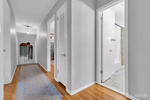 Entry Way - 52 Eileen Way, Edison, NJ 08837 photo 3 of 3
