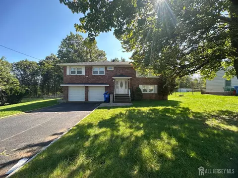 9 E Holly Rd E, Iselin, NJ 08830
