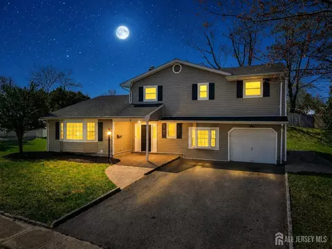 8 Starodub Dr, Milltown, NJ 08850