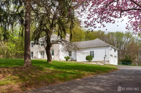 304 Schoolhouse Rd, Monroe, NJ 08831