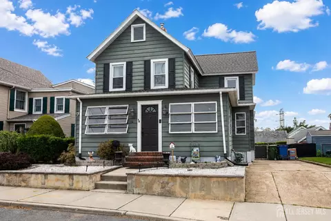 14 Quaid St, Sayreville, NJ 08872