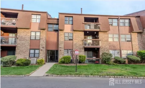 200 Sierra Ct #B, Woodbridge, NJ 07095