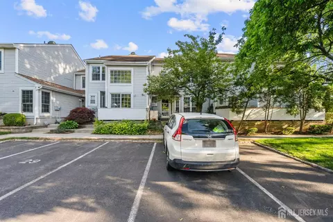 12 Borelle Sq, Parlin, NJ 08859