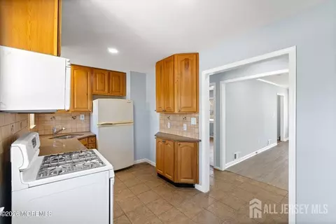 Entry Way - 31 Stevens Rd, Edison, NJ 08817 photo 1 of 2