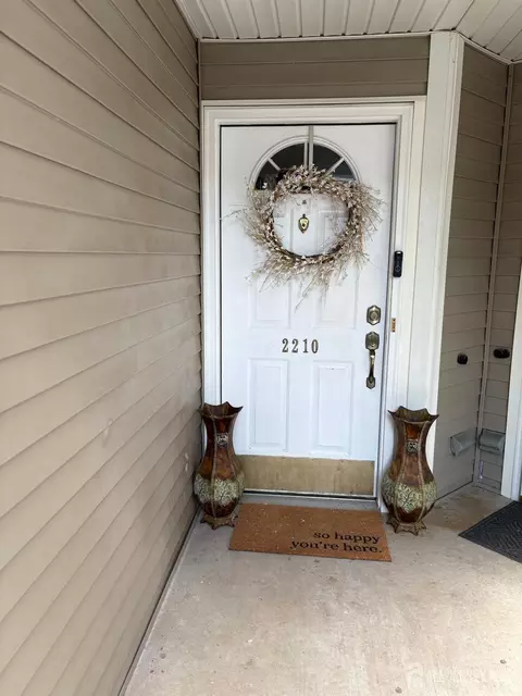 2210 Timber Ridge Ct, Parlin, NJ 08859