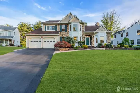14 Hancock Ct, Plainsboro, NJ 08536