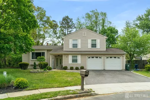 14 Cobblestone Ct, Howell, NJ 07731