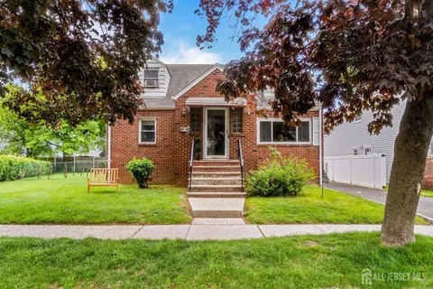 1032 E Blancke St, Linden, NJ 07036