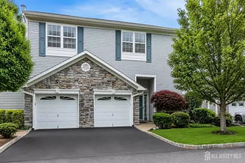 29 Hanna Ln, Old Bridge, NJ 08857