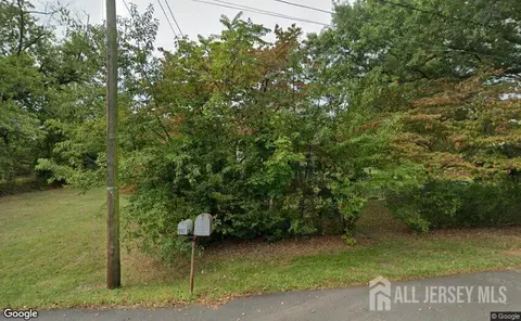 604 Garfield Ave, Franklin, NJ 08873