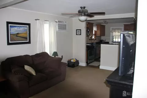 79 Lafayette St, Milltown, NJ 08850