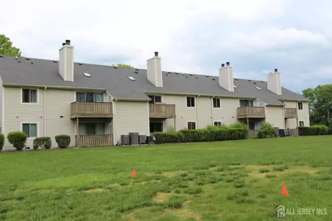 1112 Aspen Dr, Plainsboro, NJ 08536