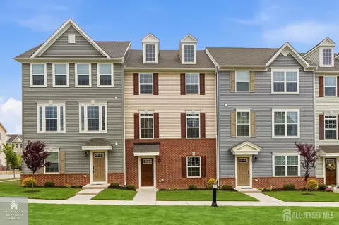 19 Kiln Dr #219, Cliffwood, NJ 07721