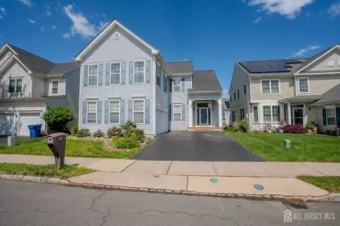 31 Hawthorn Dr, Plainsboro, NJ 08536
