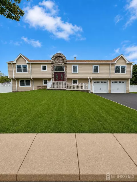 181 Hanson Ave, Piscataway, NJ 08854