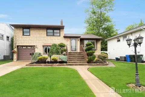 11 Kilmer Dr, Colonia, NJ 07067