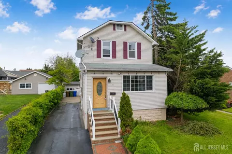 304 Park Ave N, Linden, NJ 07036