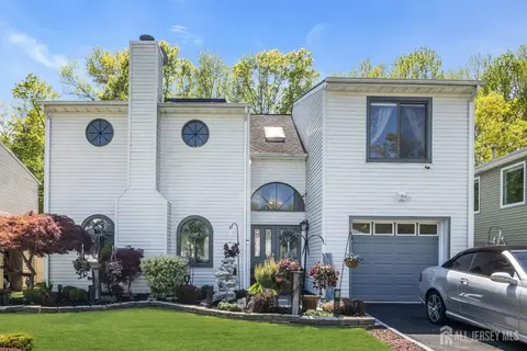 45 Candlewick Ct, Matawan, NJ 07747