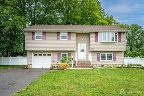 200 Ritter Ave, South Plainfield, NJ 07080