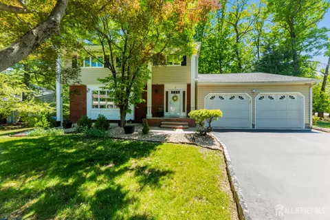 2 Brookside Ct, East Brunswick, NJ 08816