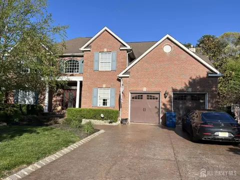 7 Dominic Dr, Monroe, NJ 08831