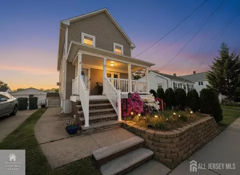 37 Boehmhurst Ave, Sayreville, NJ 08872