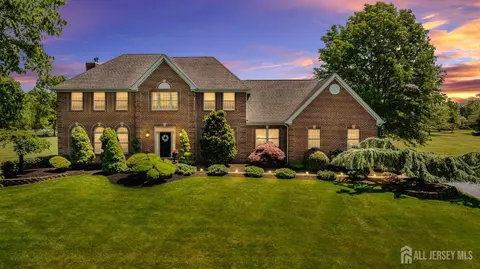 11 Windmill Ct, Plainsboro, NJ 08536