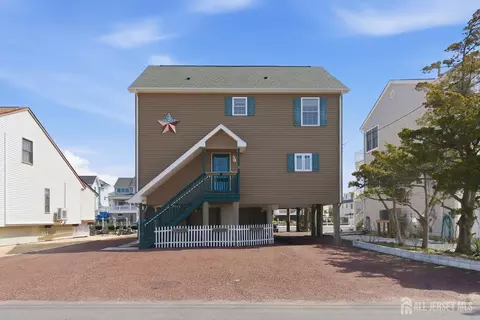 1215 Niihau Dr, Lacey, NJ 08731