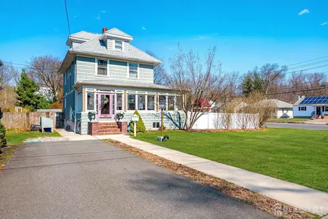 302 Mountainview Ter, Dunellen, NJ 08812
