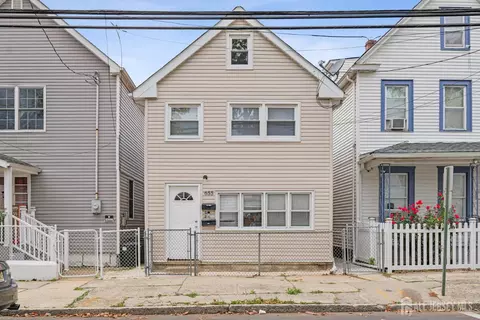 655 Charles St, Perth Amboy, NJ 08861