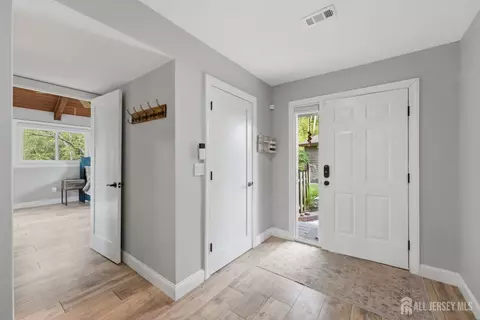 Entry Way - 208 Hidden Hollow Ct, Edison, NJ 08820 photo 1 of 2