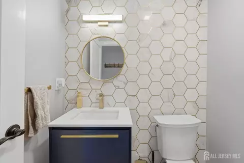 Bath - 208 Hidden Hollow Ct, Edison, NJ 08820 photo 1 of 4