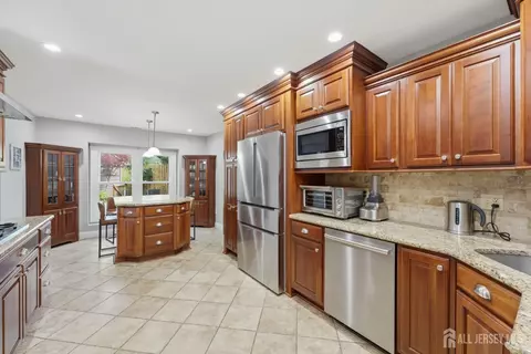 Kitchen - 208 Hidden Hollow Ct, Edison, NJ 08820 photo 1 of 2
