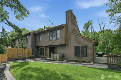 Exterior - 208 Hidden Hollow Ct, Edison, NJ 08820 photo 2 of 3